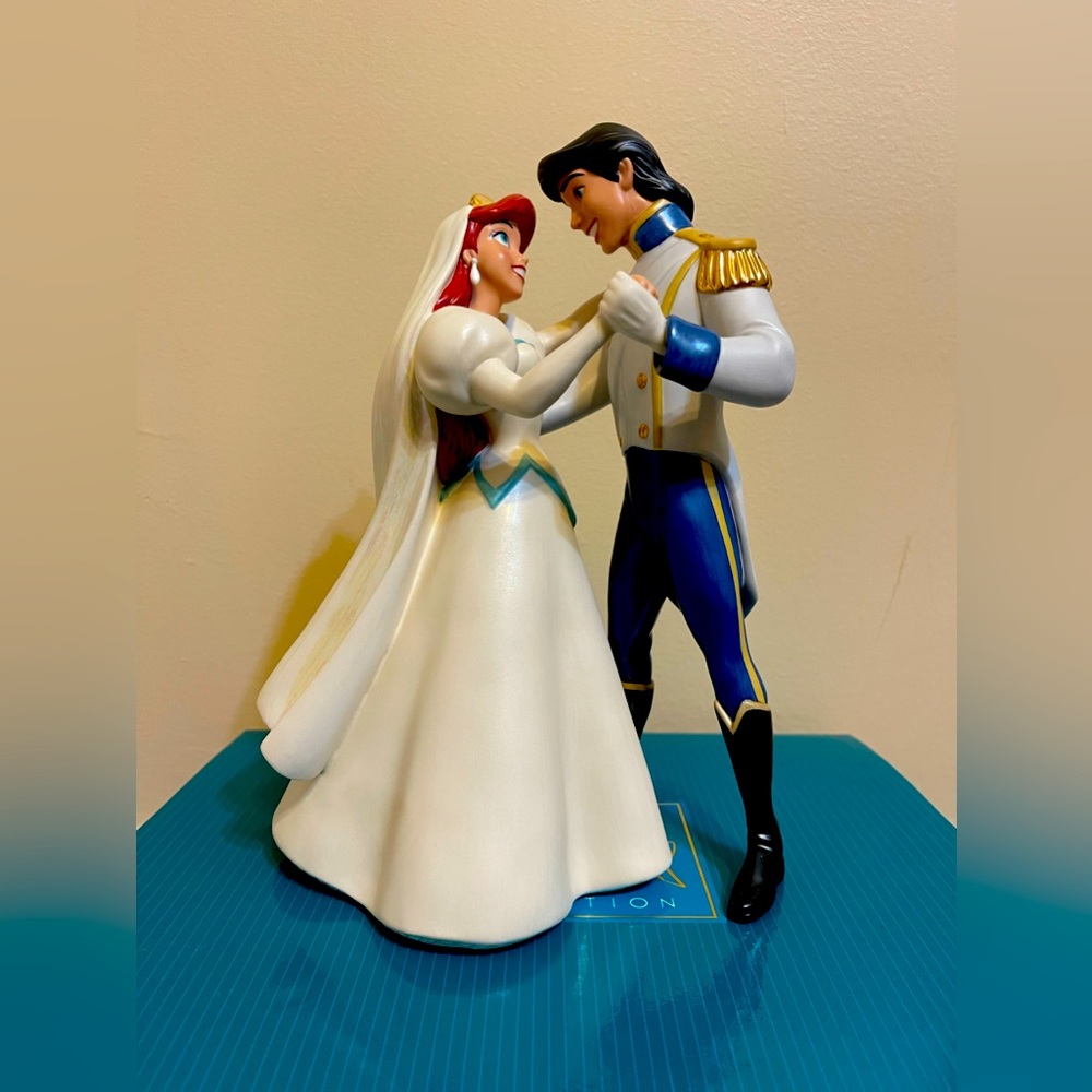 WDCC Disney Little Mermaid.Two worlds one heart wedding box.Immaculate condition